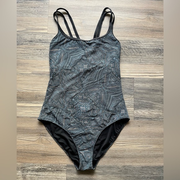 Carve Designs Women’s Beacon One Piece Swim,
Kima Geometric Pattern Print- L - Picture 3 of 11